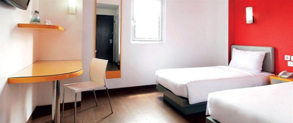 อมาริส โฮเต็ล ซีเรบอน Hotel จิเรบอน ภายนอก รูปภาพ