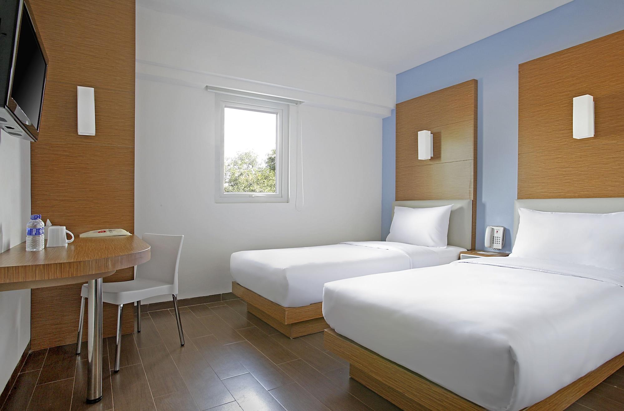 อมาริส โฮเต็ล ซีเรบอน Hotel จิเรบอน ภายนอก รูปภาพ