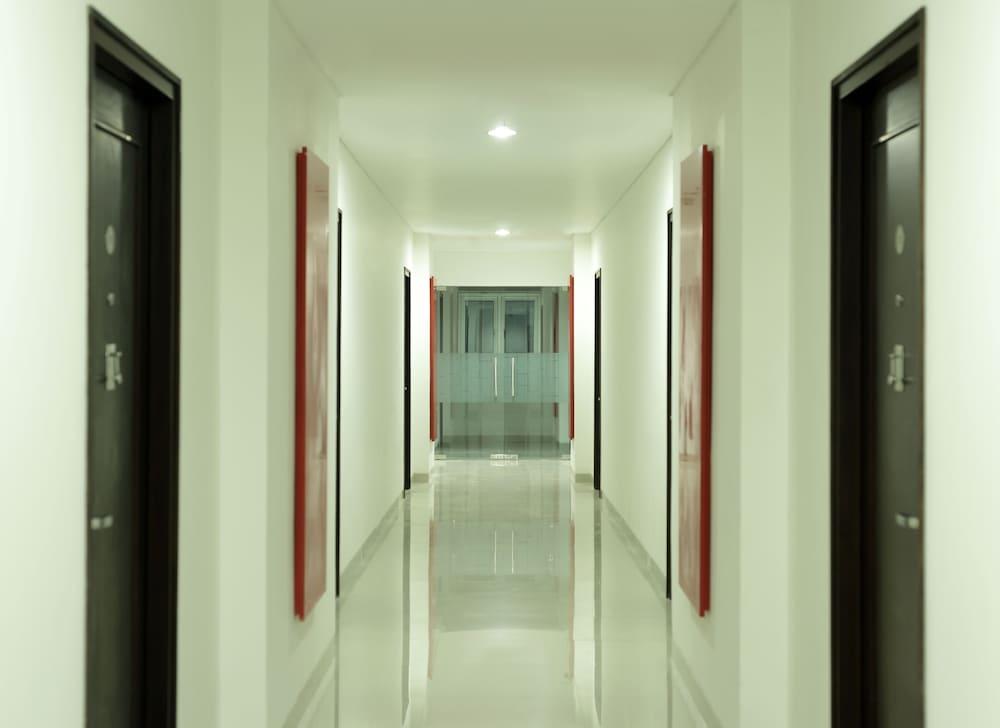 อมาริส โฮเต็ล ซีเรบอน Hotel จิเรบอน ภายนอก รูปภาพ