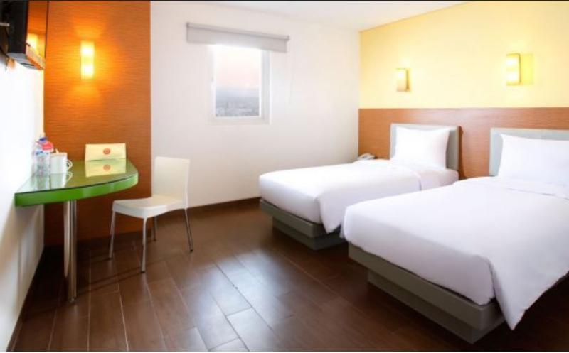 อมาริส โฮเต็ล ซีเรบอน Hotel จิเรบอน ภายนอก รูปภาพ